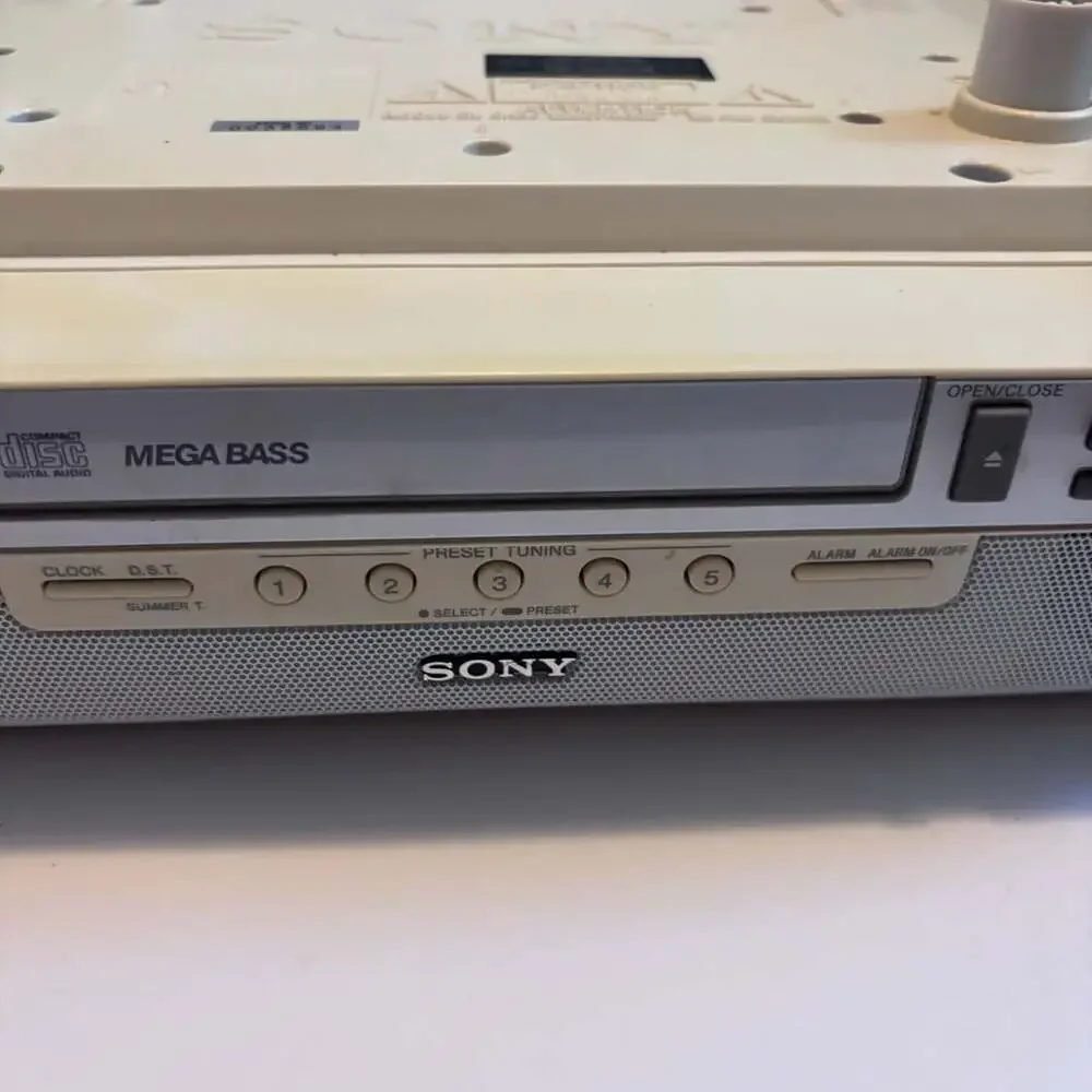 Sony yellowing staining